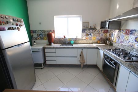 Casa à venda com 125m², 3 quartos e 2 vagasCozinha