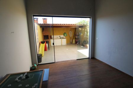 Casa à venda com 125m², 3 quartos e 2 vagasÁrea de Serviço