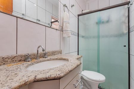 Casa à venda com 110m², 3 quartos e 2 vagasBanheiro da Suíte