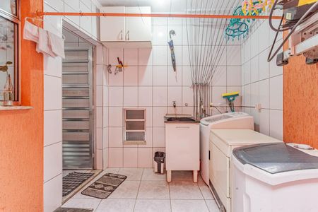 Casa à venda com 110m², 3 quartos e 2 vagasÁrea de Serviço