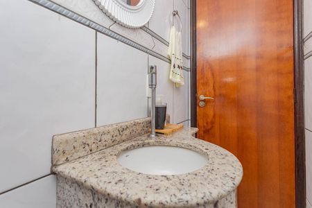 Casa à venda com 110m², 3 quartos e 2 vagasLavabo