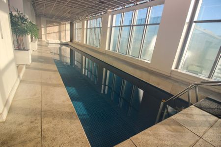 Studio para alugar com 42m², 1 quarto e 1 vaga Studio para alugar com 42m², 1 quarto e 1 vagaÁrea comum - Piscina aquecida