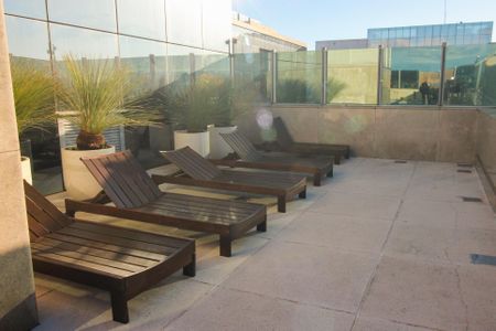 Studio para alugar com 42m², 1 quarto e 1 vaga Studio para alugar com 42m², 1 quarto e 1 vagaÁrea comum - Solário piscina