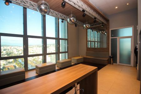 Studio para alugar com 42m², 1 quarto e 1 vaga Studio para alugar com 42m², 1 quarto e 1 vagaÁrea comum - Salão de dança