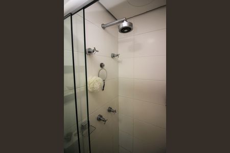 Studio para alugar com 42m², 1 quarto e 1 vaga Studio para alugar com 42m², 1 quarto e 1 vagaBanheiro Social