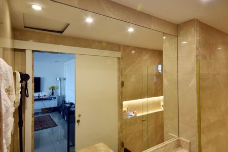 Apartamento à venda com 140m², 1 quarto e 1 vaga Apartamento à venda com 140m², 1 quarto e 1 vagaBanheiro Social