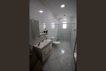 Casa para alugar com 450m², 3 quartos e 1 vaga Casa para alugar com 450m², 3 quartos e 1 vagaBanheiro da Suíte 2