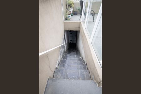 Casa para alugar com 450m², 3 quartos e 1 vaga Casa para alugar com 450m², 3 quartos e 1 vagaEscada