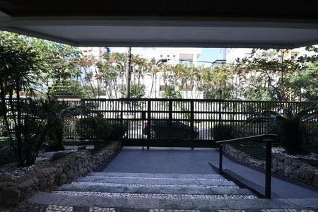 Apartamento para alugar com 158m², 3 quartos e 1 vaga Apartamento para alugar com 158m², 3 quartos e 1 vagaFachada