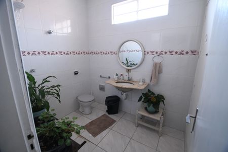 Casa à venda com 340m², 4 quartos e 3 vagasBanheiro 2