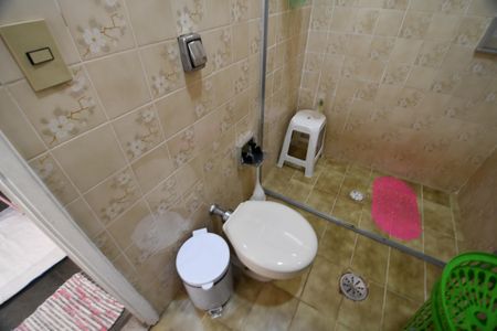 Casa à venda com 340m², 4 quartos e 3 vagasBanheiro 1