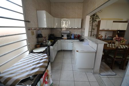 Casa à venda com 340m², 4 quartos e 3 vagasCozinha