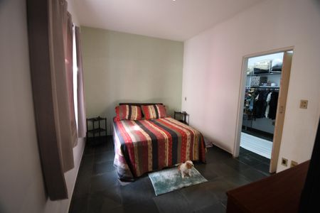 Casa à venda com 340m², 4 quartos e 3 vagasSuíte