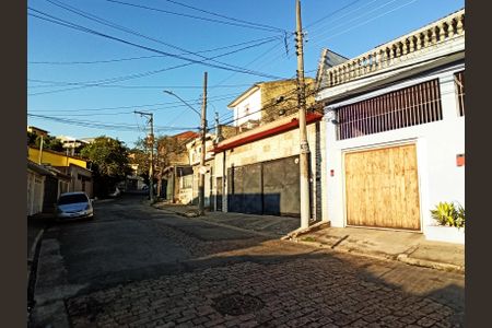 Casa à venda com 160m², 3 quartos e 3 vagas Casa à venda com 160m², 3 quartos e 3 vagasFachada
