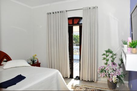 Casa à venda com 160m², 3 quartos e 3 vagas Casa à venda com 160m², 3 quartos e 3 vagasSuíte