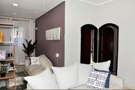 Casa à venda com 160m², 3 quartos e 3 vagas Casa à venda com 160m², 3 quartos e 3 vagasSala