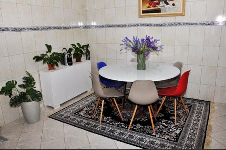 Casa à venda com 160m², 3 quartos e 3 vagas Casa à venda com 160m², 3 quartos e 3 vagasCozinha