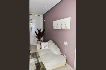 Casa à venda com 160m², 3 quartos e 3 vagas Casa à venda com 160m², 3 quartos e 3 vagasSala