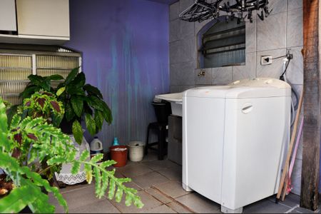 Casa à venda com 160m², 3 quartos e 3 vagas Casa à venda com 160m², 3 quartos e 3 vagasÁrea de Serviço