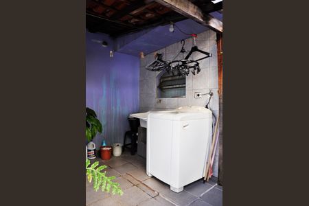 Casa à venda com 160m², 3 quartos e 3 vagas Casa à venda com 160m², 3 quartos e 3 vagasÁrea de Serviço