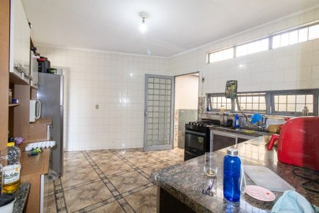 Casa à venda com 298m², 4 quartos e 4 vagasCozinha