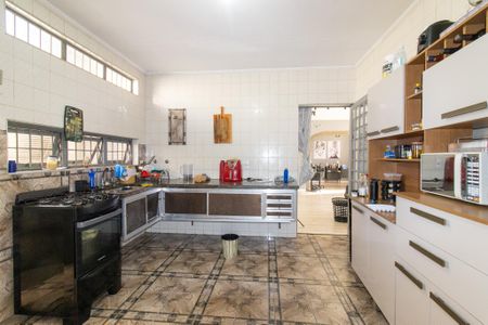 Casa à venda com 298m², 4 quartos e 4 vagasCozinha