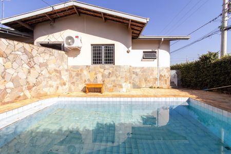 Casa à venda com 298m², 4 quartos e 4 vagasPiscina