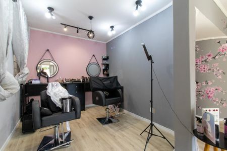 Casa à venda com 298m², 4 quartos e 4 vagasSala