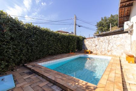 Casa à venda com 298m², 4 quartos e 4 vagasPiscina