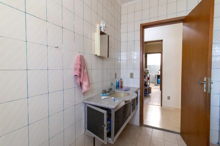 Casa à venda com 298m², 4 quartos e 4 vagasBanheiro