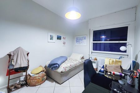 Apartamento à venda com 133m², 3 quartos e 2 vagas Apartamento à venda com 133m², 3 quartos e 2 vagasQuarto 1