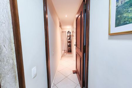Apartamento à venda com 133m², 3 quartos e 2 vagas Apartamento à venda com 133m², 3 quartos e 2 vagasCorredor