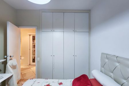 Apartamento à venda com 133m², 3 quartos e 2 vagas Apartamento à venda com 133m², 3 quartos e 2 vagasQuarto 2