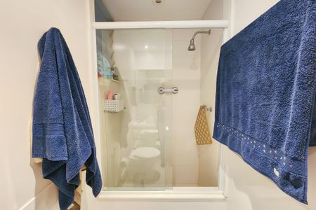 Apartamento à venda com 133m², 3 quartos e 2 vagas Apartamento à venda com 133m², 3 quartos e 2 vagasBanheiro social