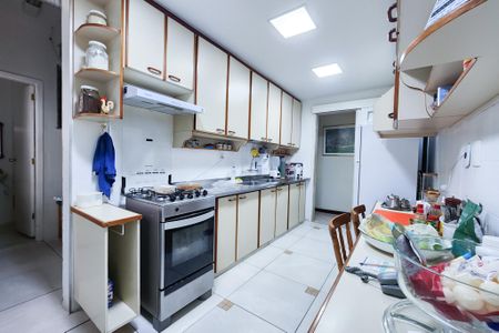 Apartamento à venda com 133m², 3 quartos e 2 vagas Apartamento à venda com 133m², 3 quartos e 2 vagasCozinha