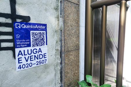 Apartamento à venda com 133m², 3 quartos e 2 vagas Apartamento à venda com 133m², 3 quartos e 2 vagasPlaquinha