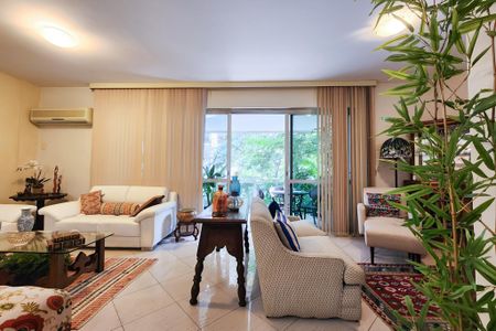 Apartamento à venda com 133m², 3 quartos e 2 vagas Apartamento à venda com 133m², 3 quartos e 2 vagasSala