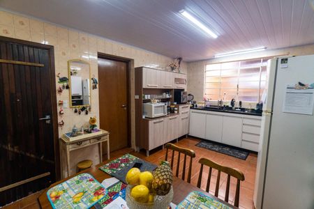 Casa à venda com 307m², 4 quartos e 3 vagasCasa 2 - Cozinha