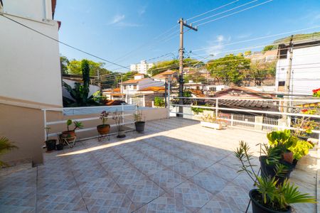 Casa à venda com 307m², 4 quartos e 3 vagasVaranda