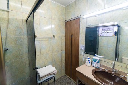 Casa à venda com 307m², 4 quartos e 3 vagasCasa 2 - Banheiro