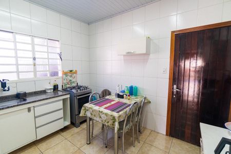Casa à venda com 307m², 4 quartos e 3 vagasCasa 1 - Cozinha