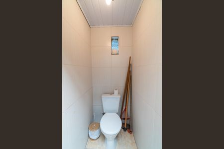 Casa à venda com 307m², 4 quartos e 3 vagasCasa 1 - Banheiro de Serviço