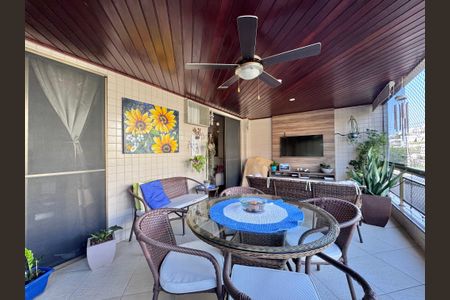 Apartamento à venda com 123m², 3 quartos e 2 vagasVaranda