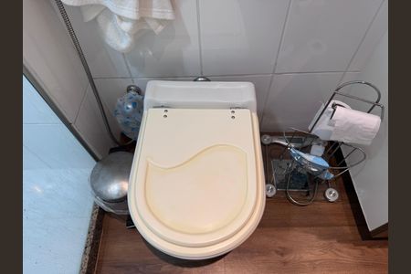 Apartamento à venda com 123m², 3 quartos e 2 vagasBanheiro da Suíte 