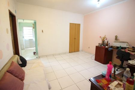 Casa à venda com 120m², 2 quartos e 2 vagasSala