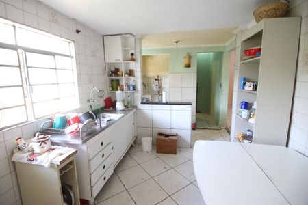 Casa à venda com 120m², 2 quartos e 2 vagasCozinha