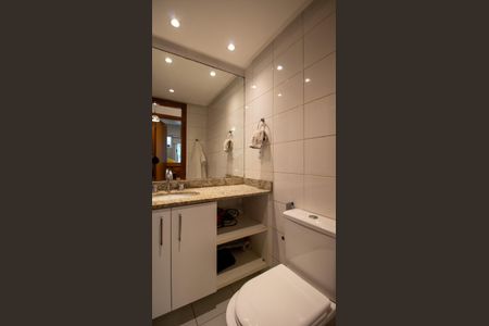 Banheiro Social de apartamento à venda com 3 quartos, 87m² em Recreio dos Bandeirantes, Rio de Janeiro