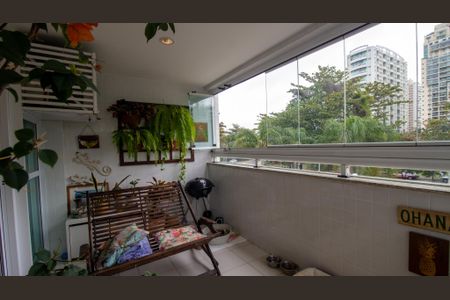 Apartamento à venda com 87m², 3 quartos e 1 vagaVaranda