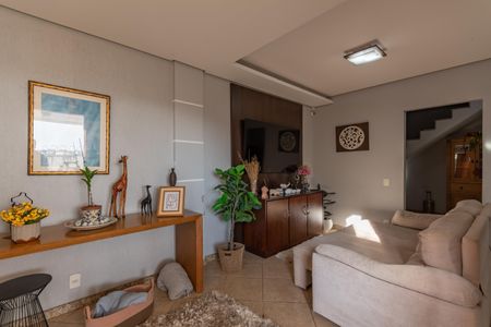 Casa à venda com 360m², 3 quartos e 6 vagas Casa à venda com 360m², 3 quartos e 6 vagasSala