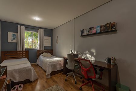 Casa à venda com 360m², 3 quartos e 6 vagas Casa à venda com 360m², 3 quartos e 6 vagasQuarto 2